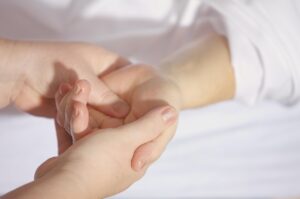 眠れない夜を解消するためのマッサージ方法は？