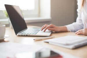 30代女性がPMSのモヤモヤを仕事で乗り切る方法は？